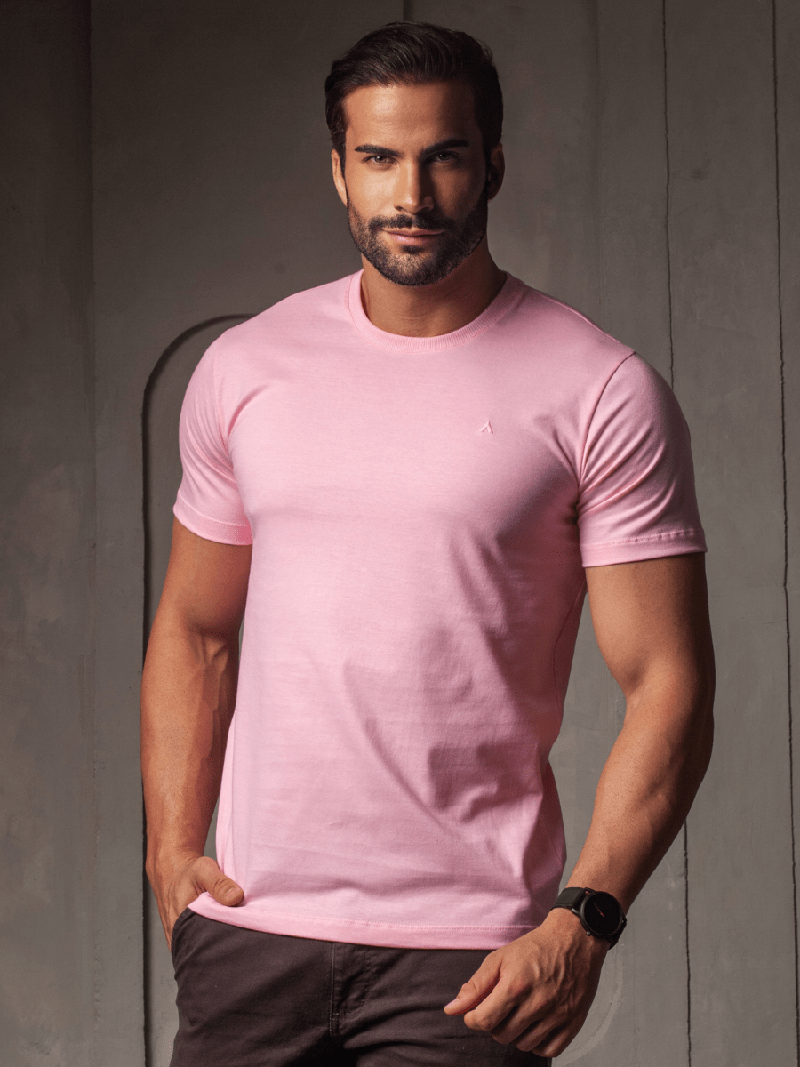 CAMISETA BÁSICA ROSA BEBÊ BORDADA MASCULINA