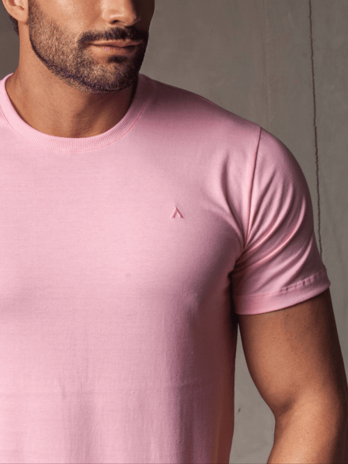 CAMISETA BÁSICA ROSA BEBÊ BORDADA MASCULINA