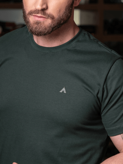 CAMISETA BÁSICA VERDE MILITAR MASCULINA - COLEÇÃO UNICOLORS